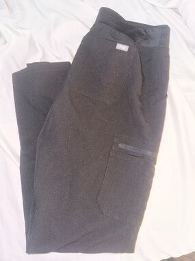 Figs women’s Black Yola high wasted 2.0 scrub pants